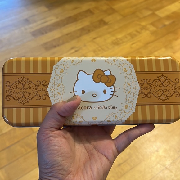 HELLO KITTY Japan x Fracora Pencil Case Metal Tin Box Makeup Brush Pen Sanrio 🎀 - Picture 1 of 10